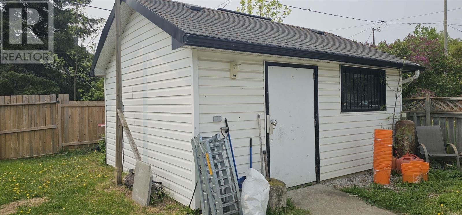 232 FRANCIS ST Image 20