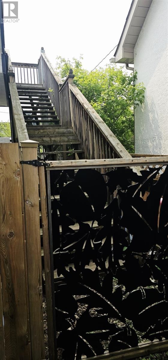 232 FRANCIS ST Image 23