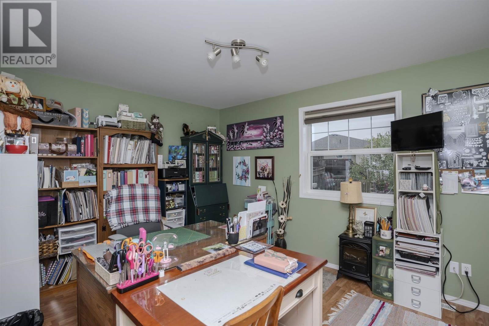 301 CARIBOU CRES Image 31