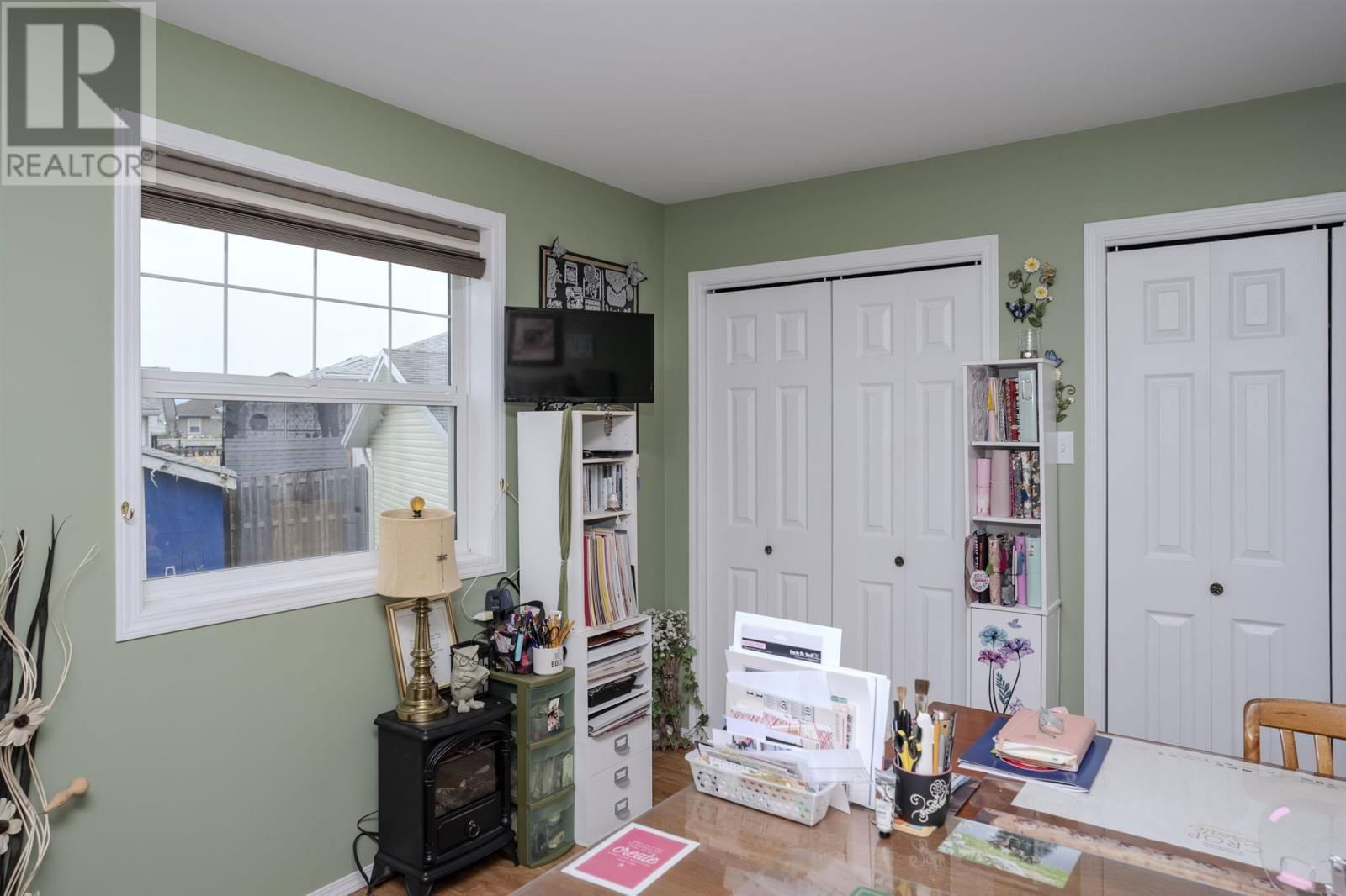 301 CARIBOU CRES Image 33
