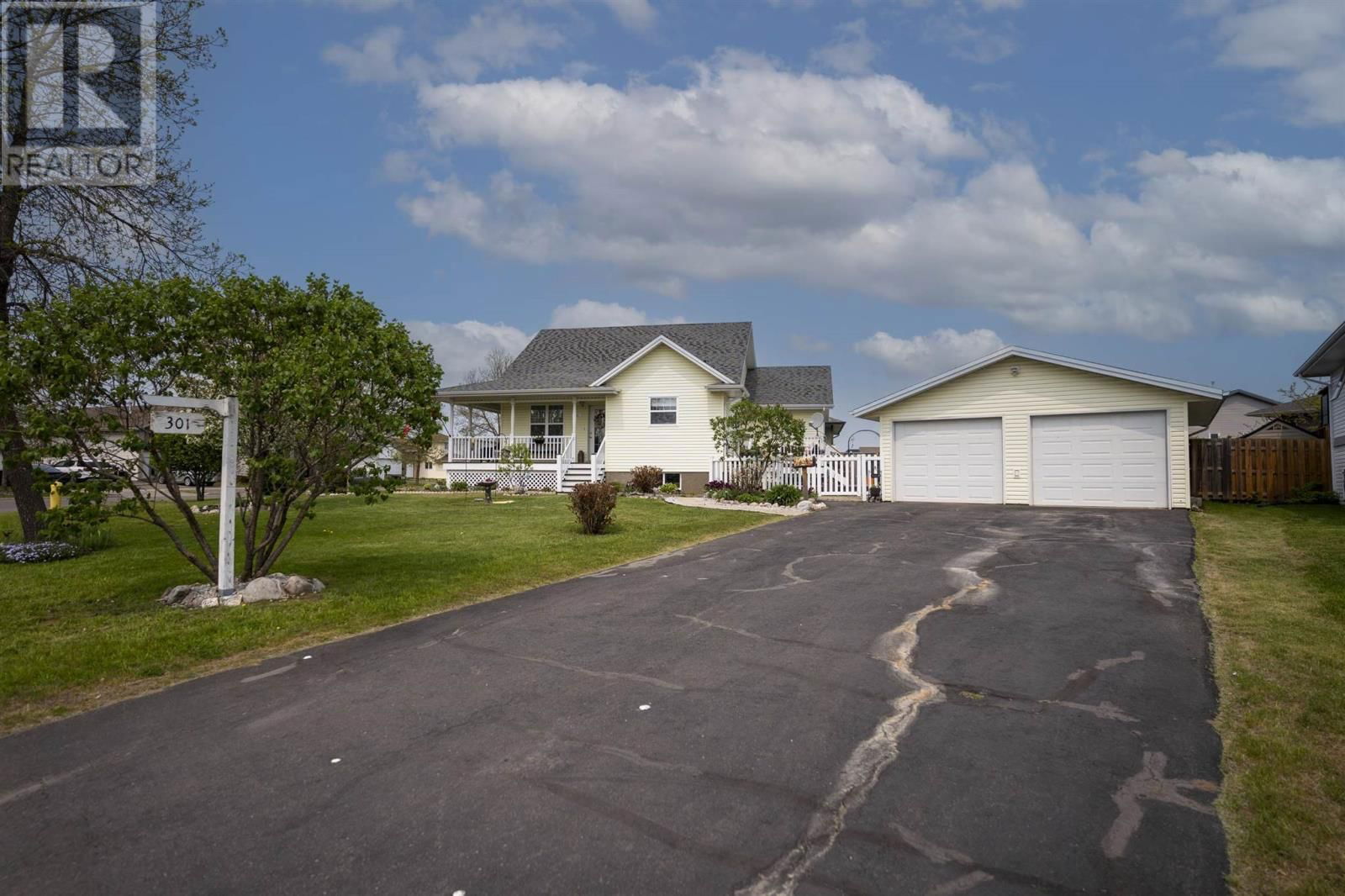 301 CARIBOU CRES Image 4