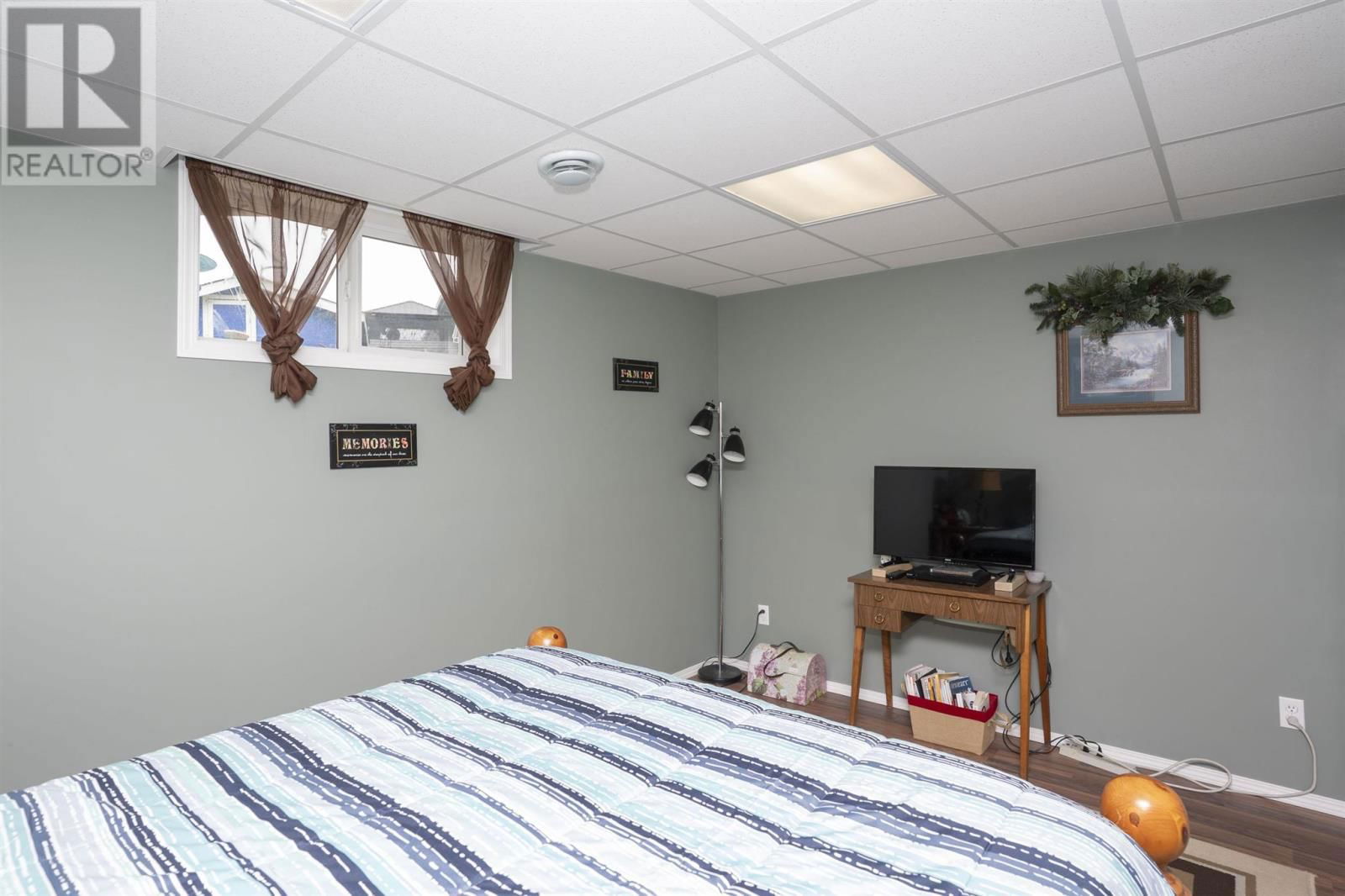 301 CARIBOU CRES Image 40