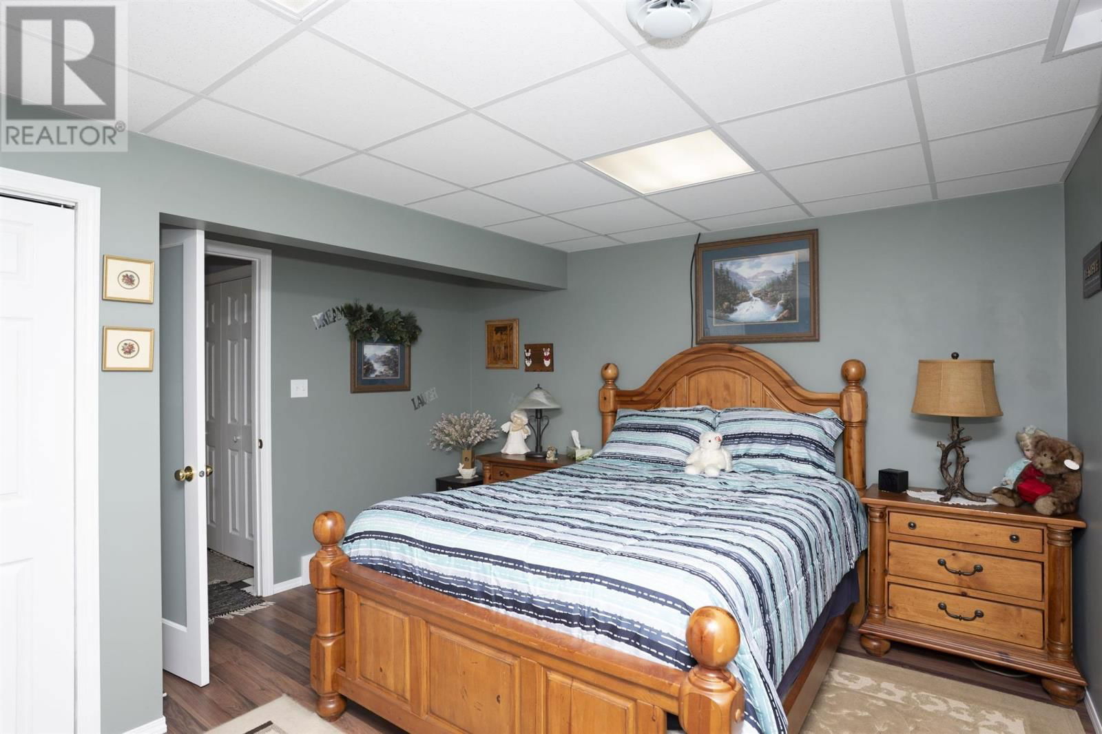 301 CARIBOU CRES Image 42