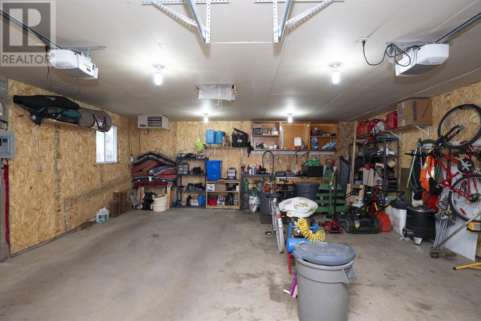 301 CARIBOU CRES Image 44