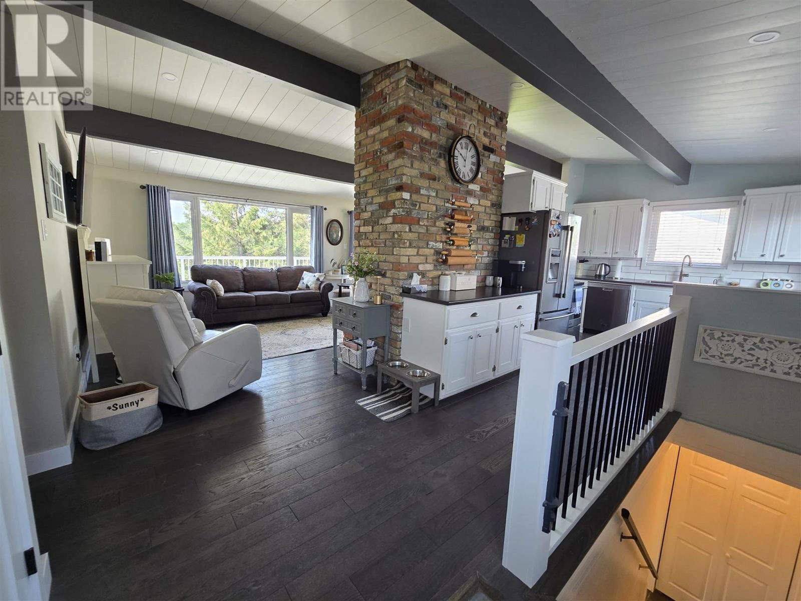 1517 VALLEY DR Image 11