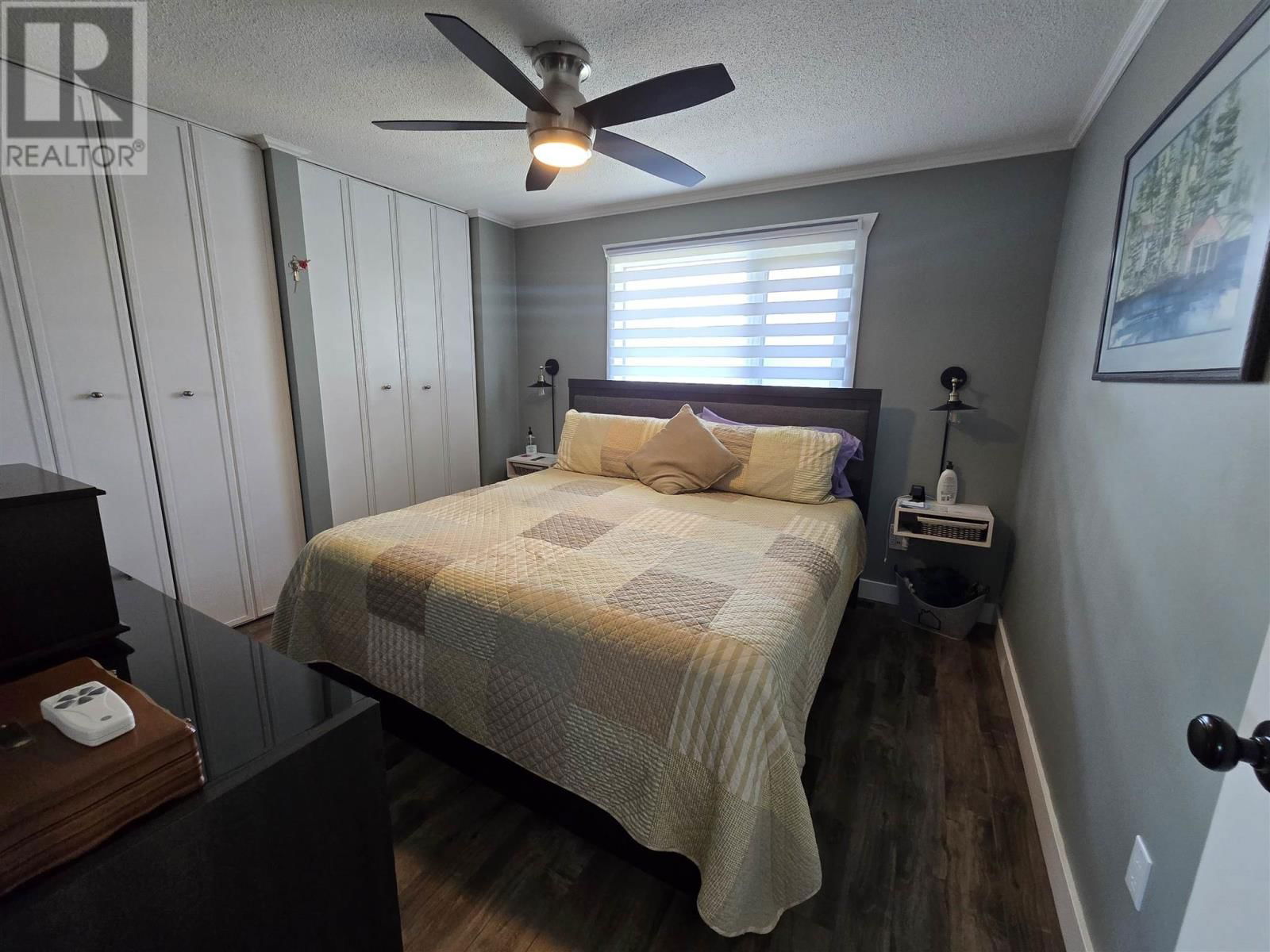 1517 VALLEY DR Image 24
