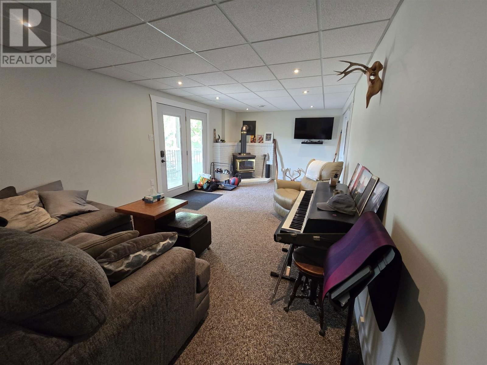 1517 VALLEY DR Image 31