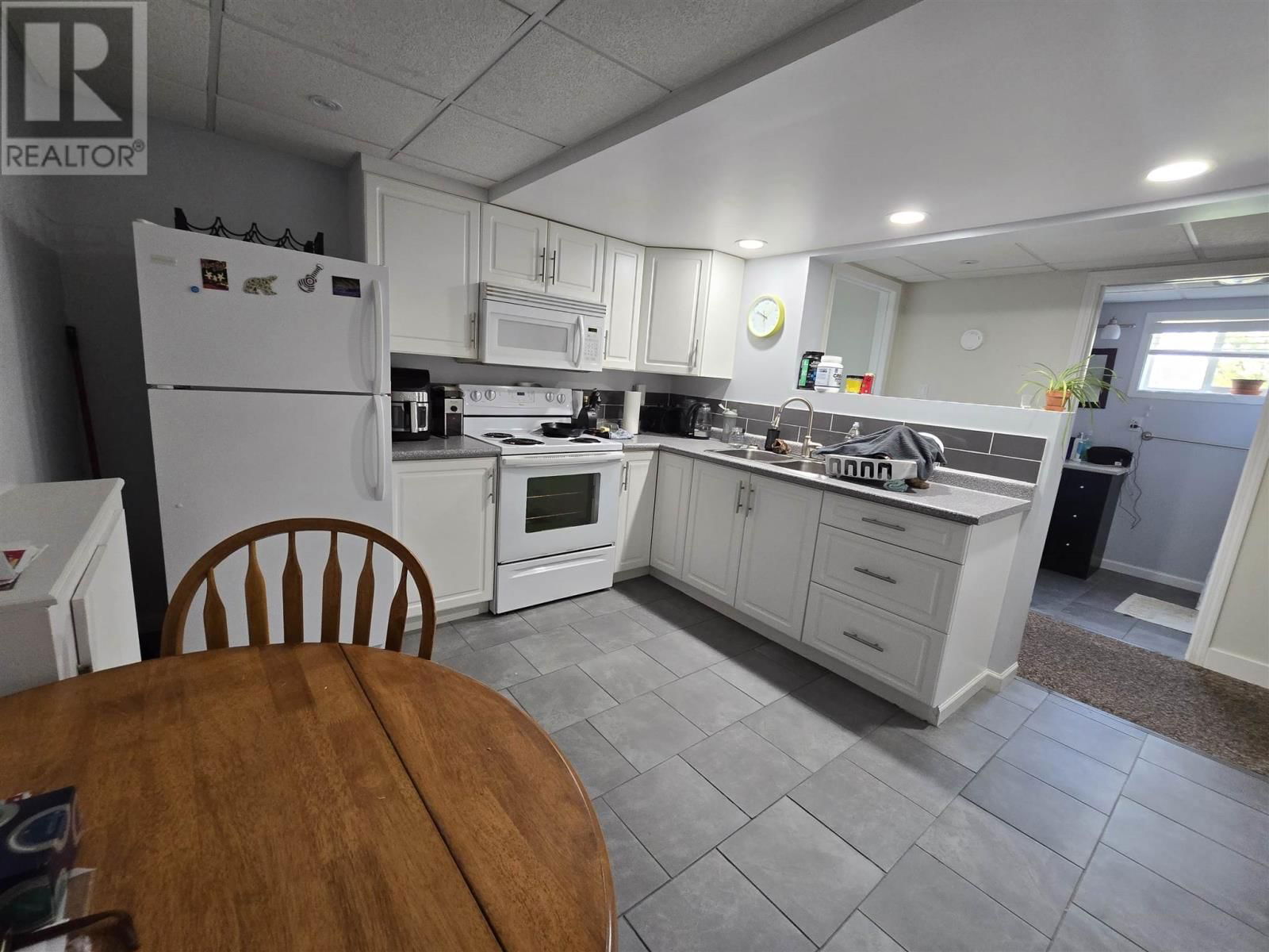 1517 VALLEY DR Image 36