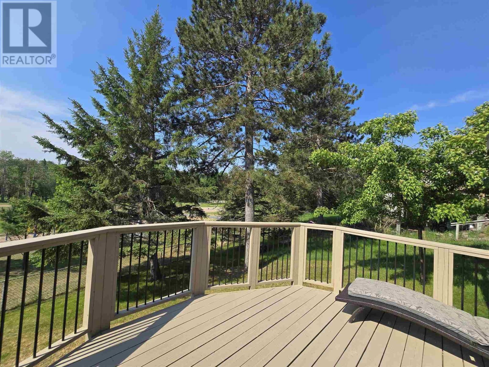 1517 VALLEY DR Image 38