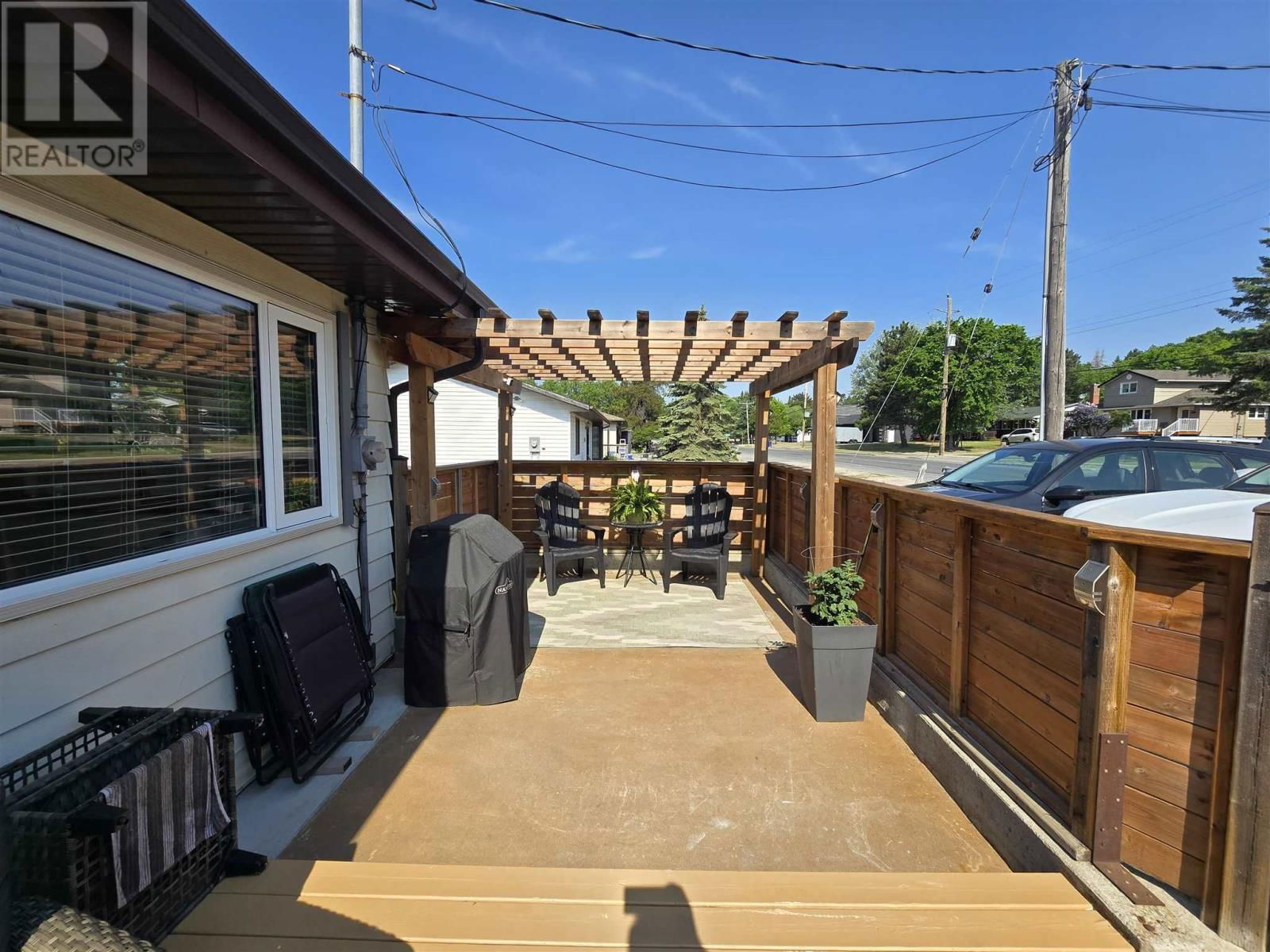 1517 VALLEY DR Image 4