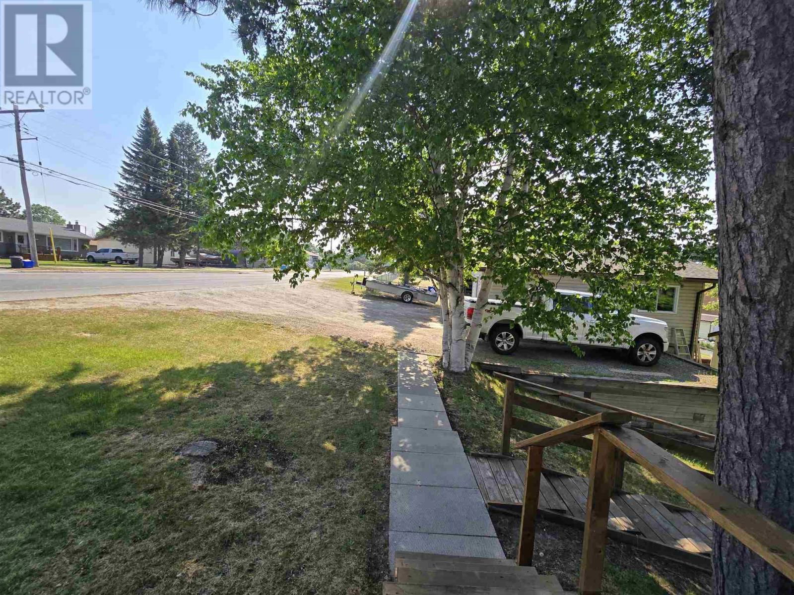 1517 VALLEY DR Image 8