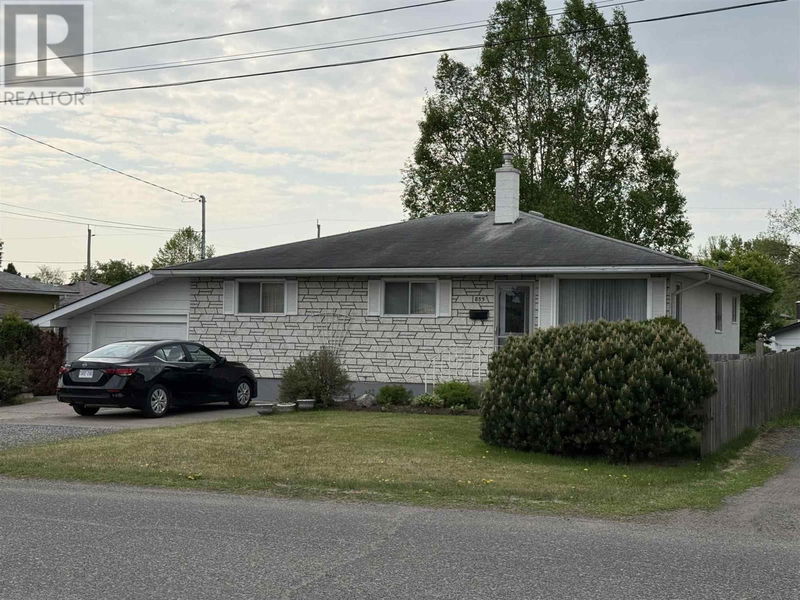 855 St. Clair Ave Thunder Bay, Ontario