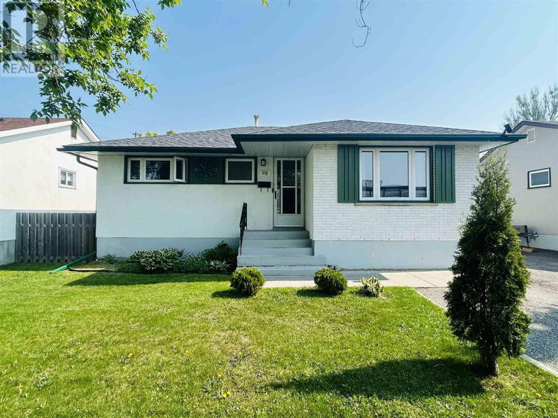 98 Phyllis St THUNDER BAY, Ontario
