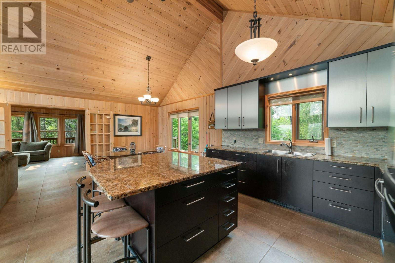 53 LILY PAD BAY Image 12