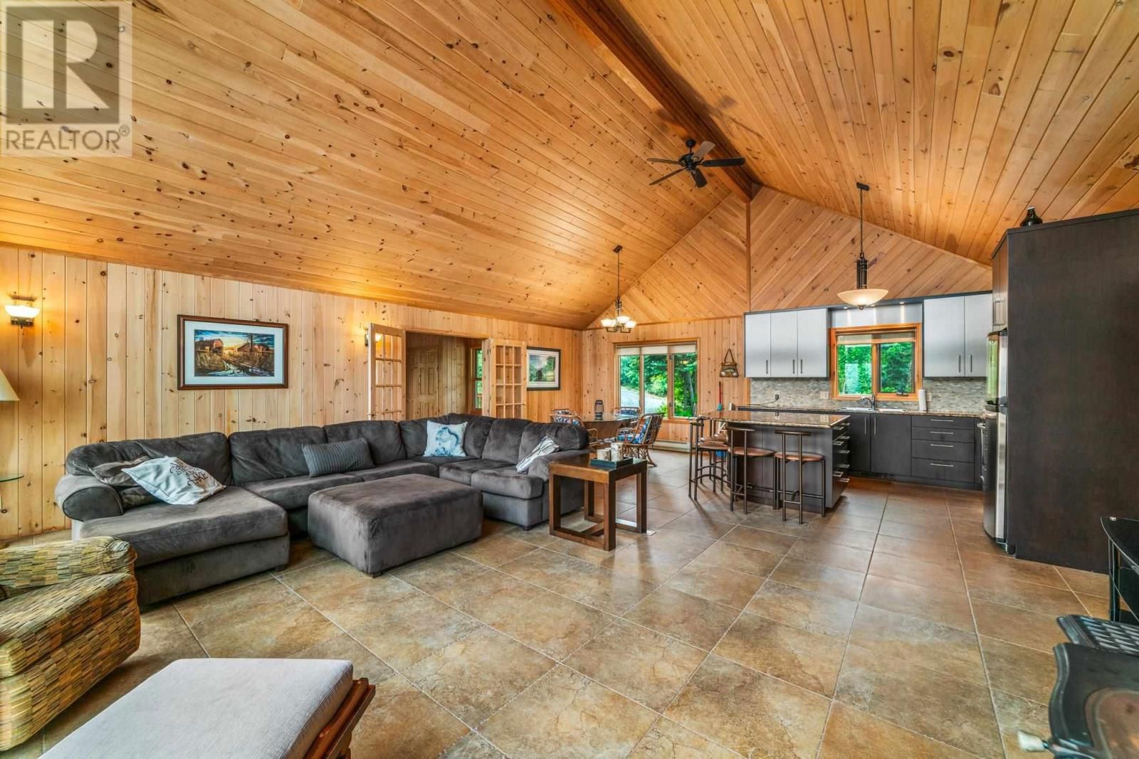 53 LILY PAD BAY Image 18