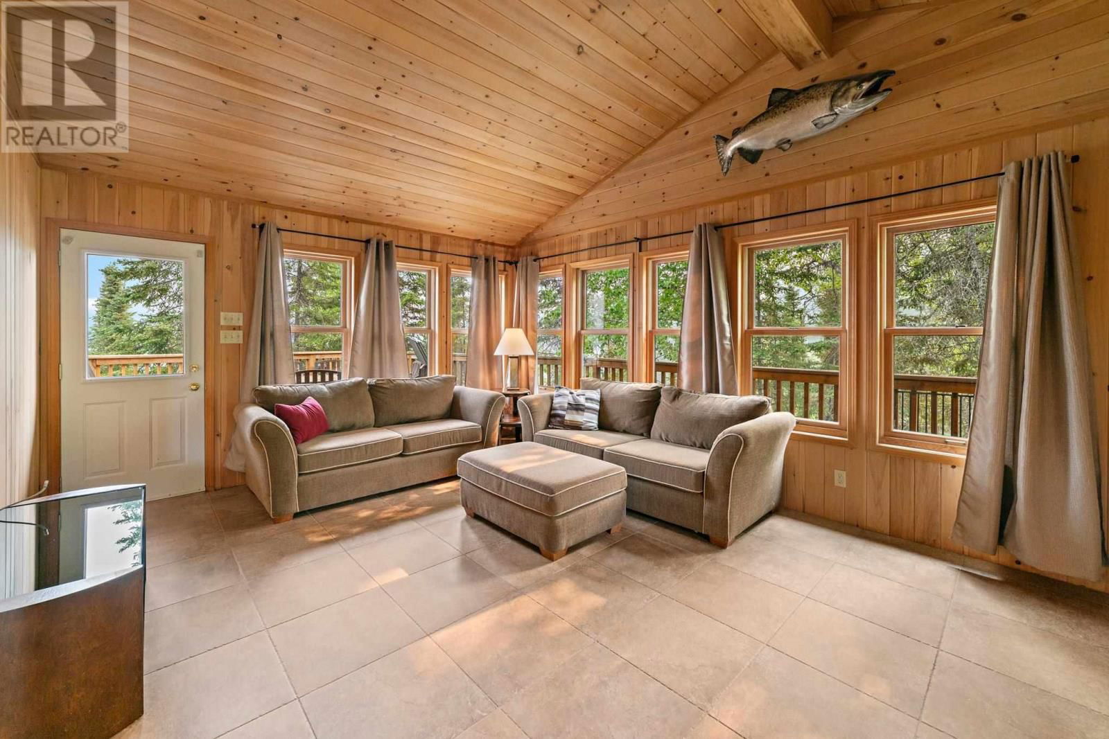 53 LILY PAD BAY Image 19