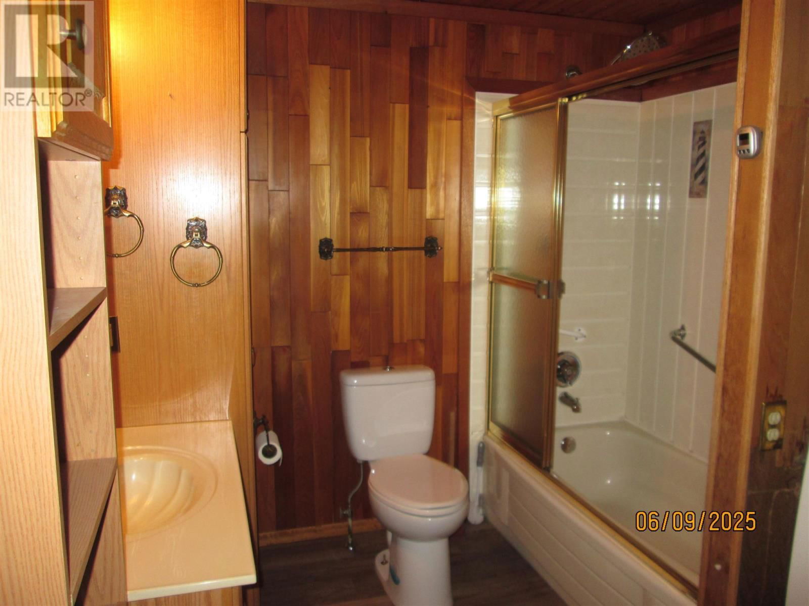 408 and 410 COLLEY STREET Image 16