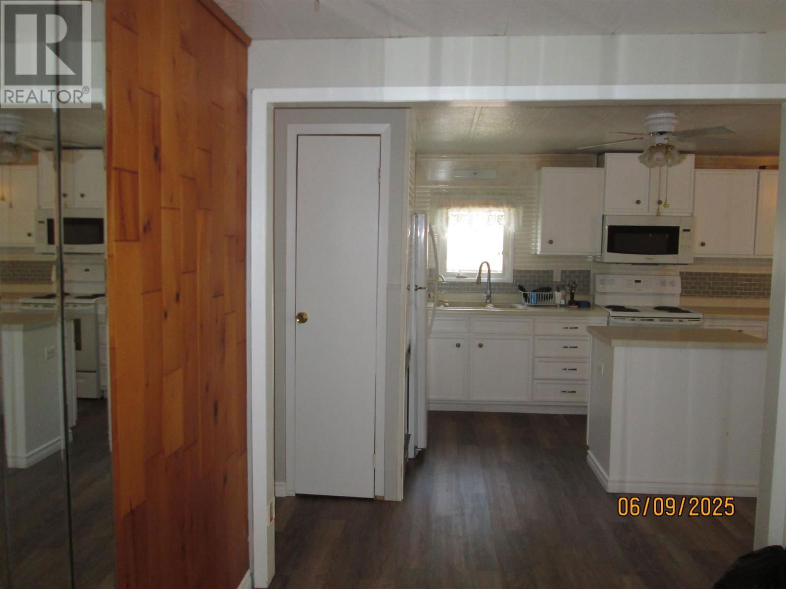 408 and 410 COLLEY STREET Image 24