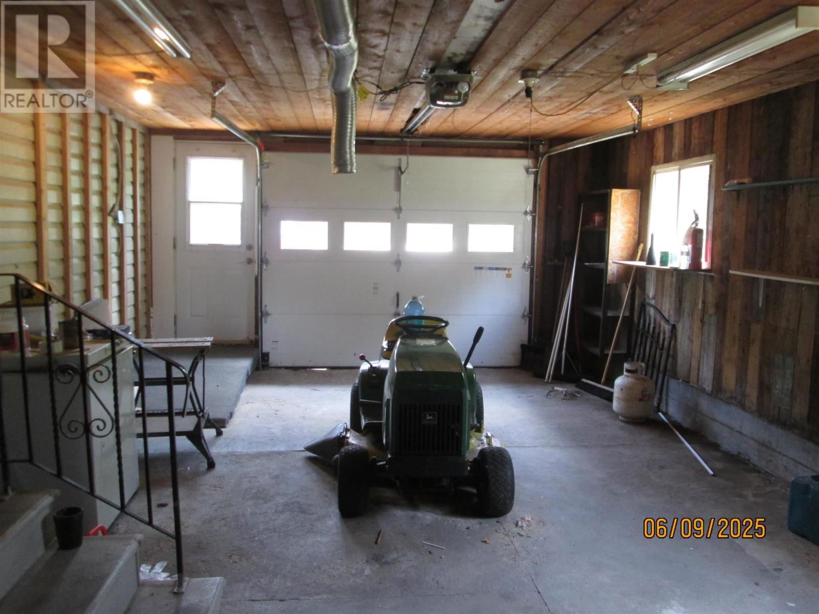 408 and 410 COLLEY STREET Image 30