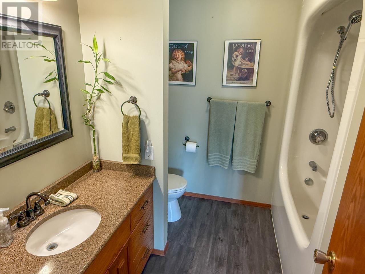 18 SUNSET BOULEVARD Image 23