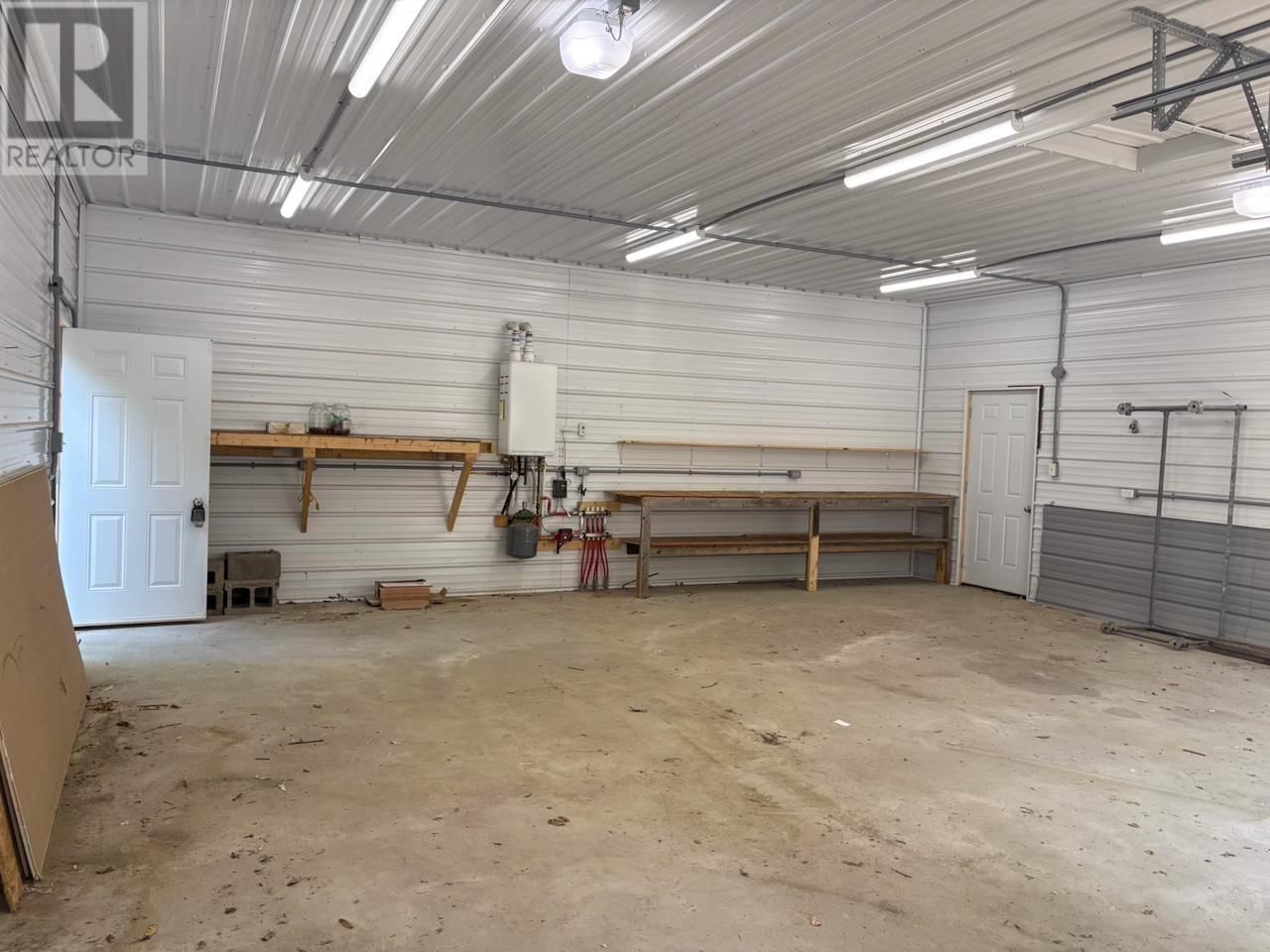 495 HIGHWAY 71 Image 40