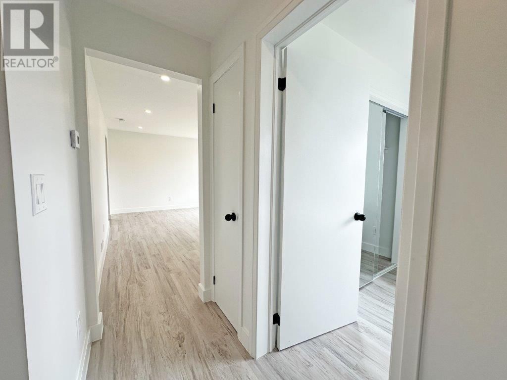 31 LAURIER AVE Image 17