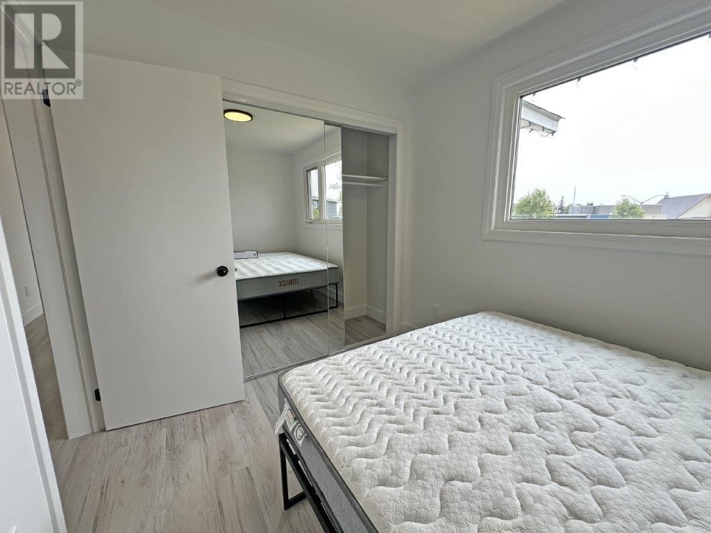 31 LAURIER AVE Image 18