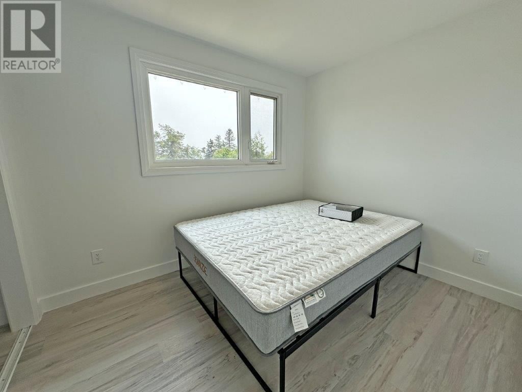 31 LAURIER AVE Image 23