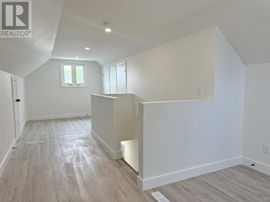 31 LAURIER AVE Image 25