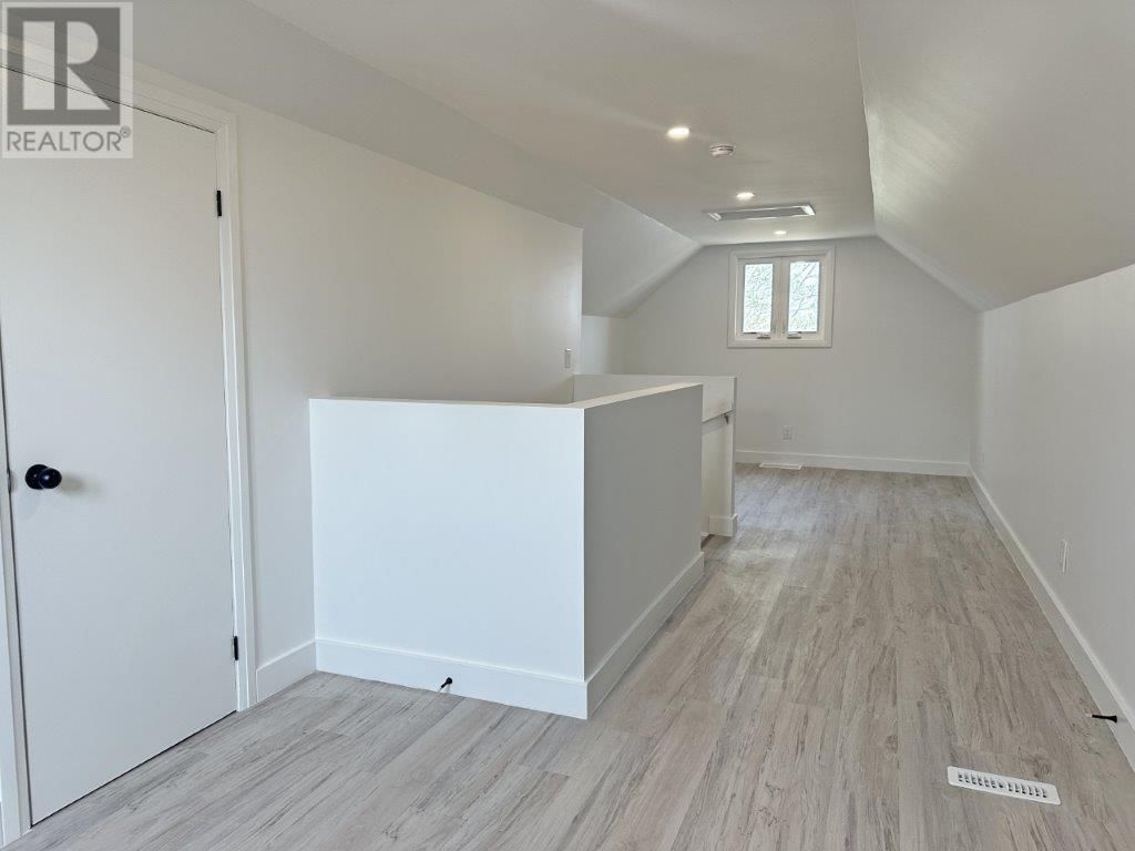 31 LAURIER AVE Image 26