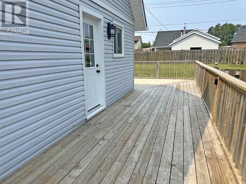 31 LAURIER AVE Image 37