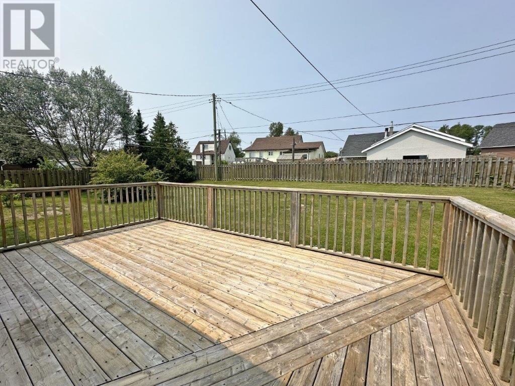 31 LAURIER AVE Image 39