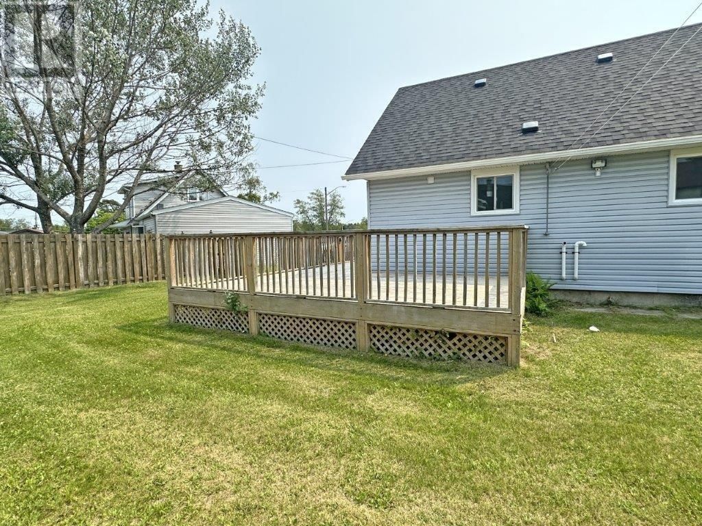 31 LAURIER AVE Image 42