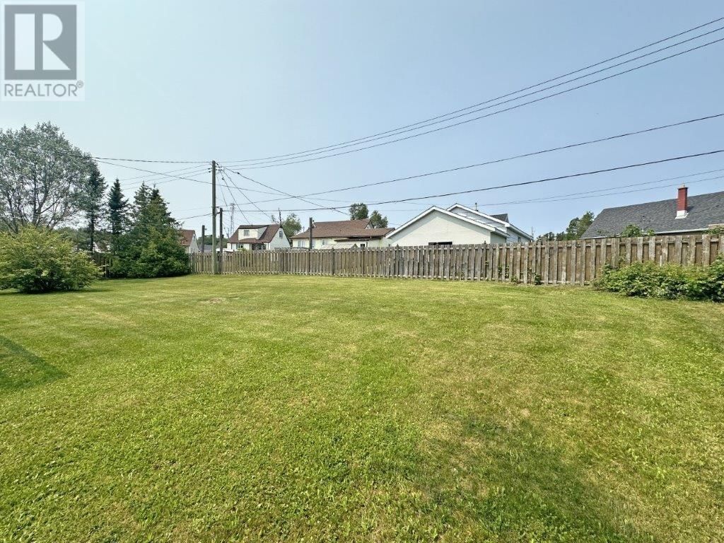 31 LAURIER AVE Image 45