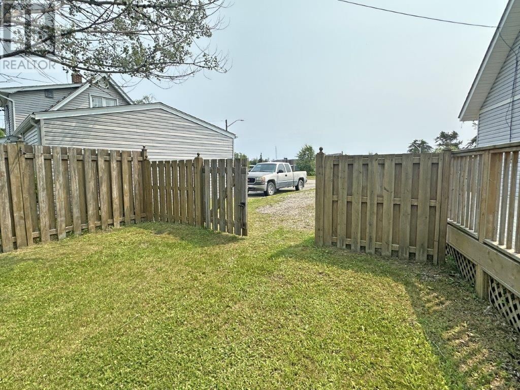 31 LAURIER AVE Image 47