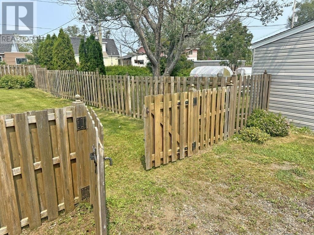 31 LAURIER AVE Image 49