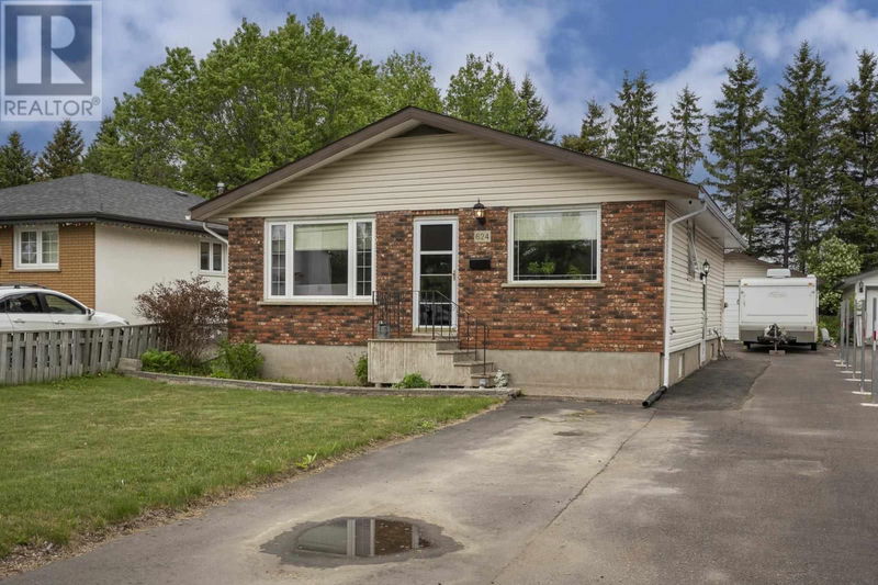 624 Dalhousie Dr Thunder Bay, Ontario