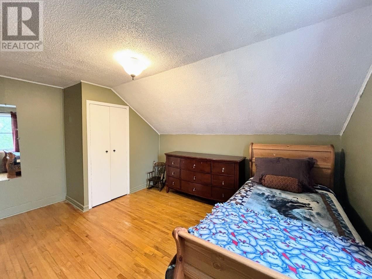 2 BROWN ST Image 21