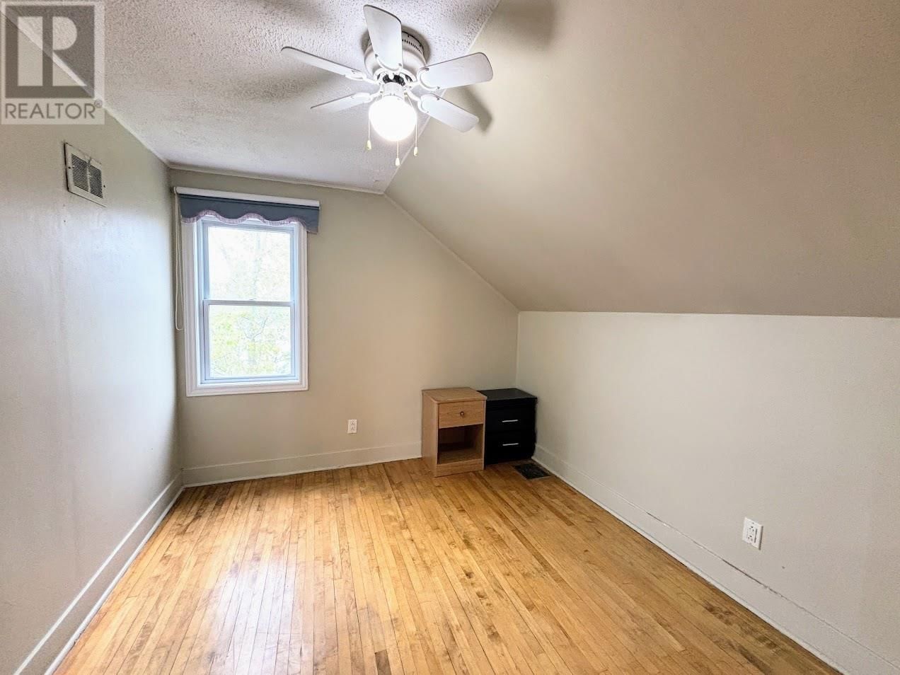 2 BROWN ST Image 22