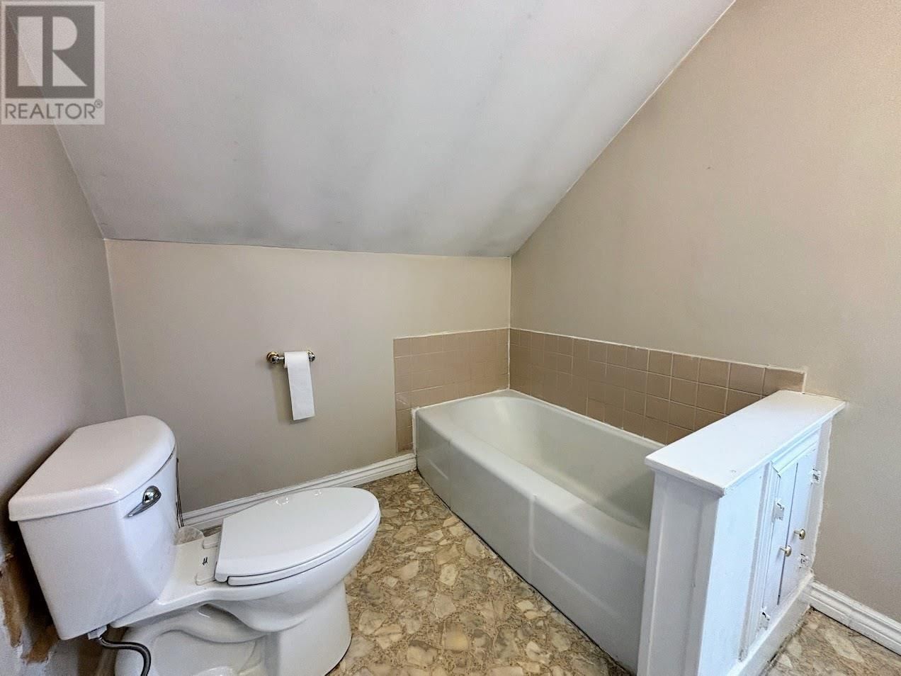 2 BROWN ST Image 28