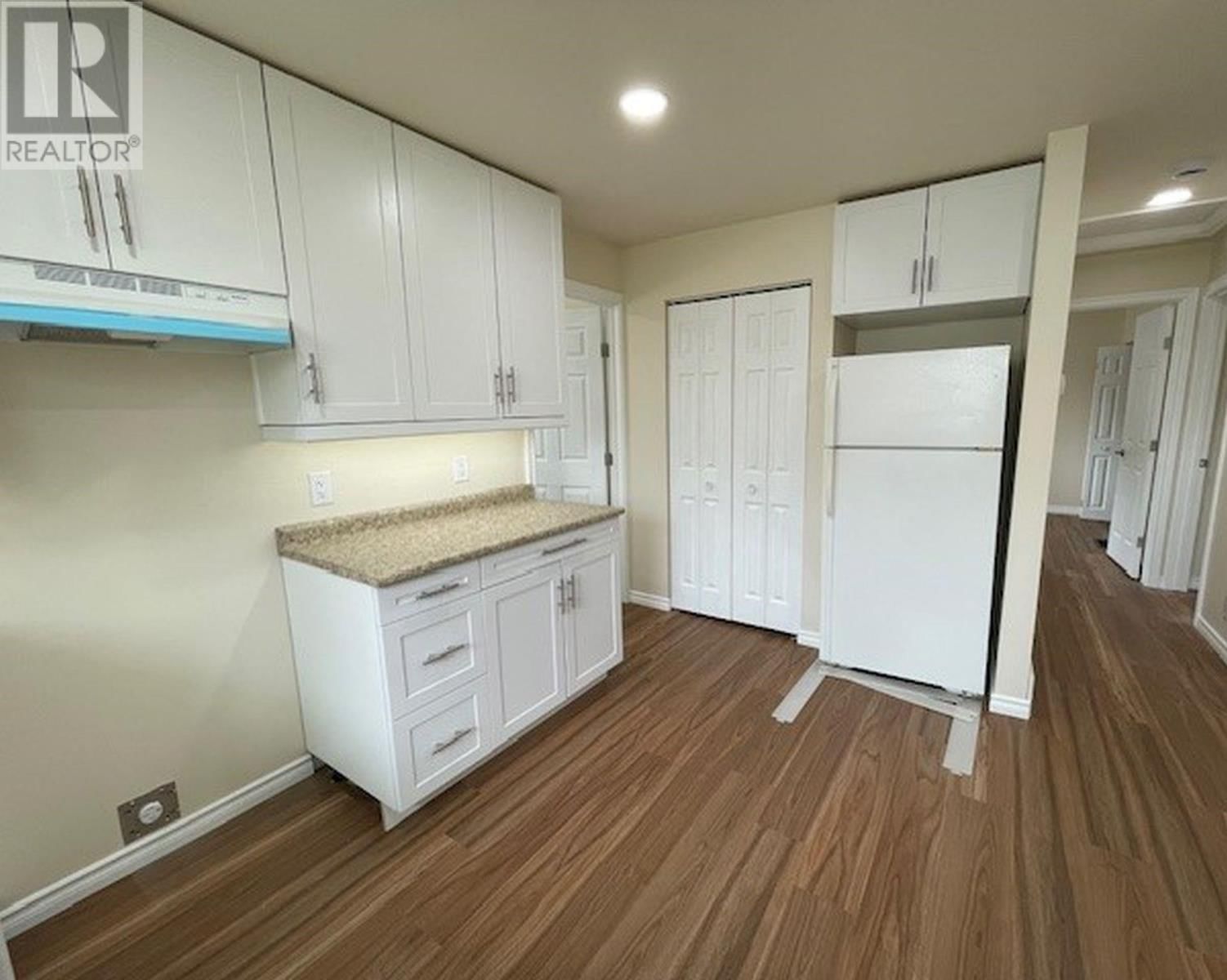 621 DEASE STREET Image 12