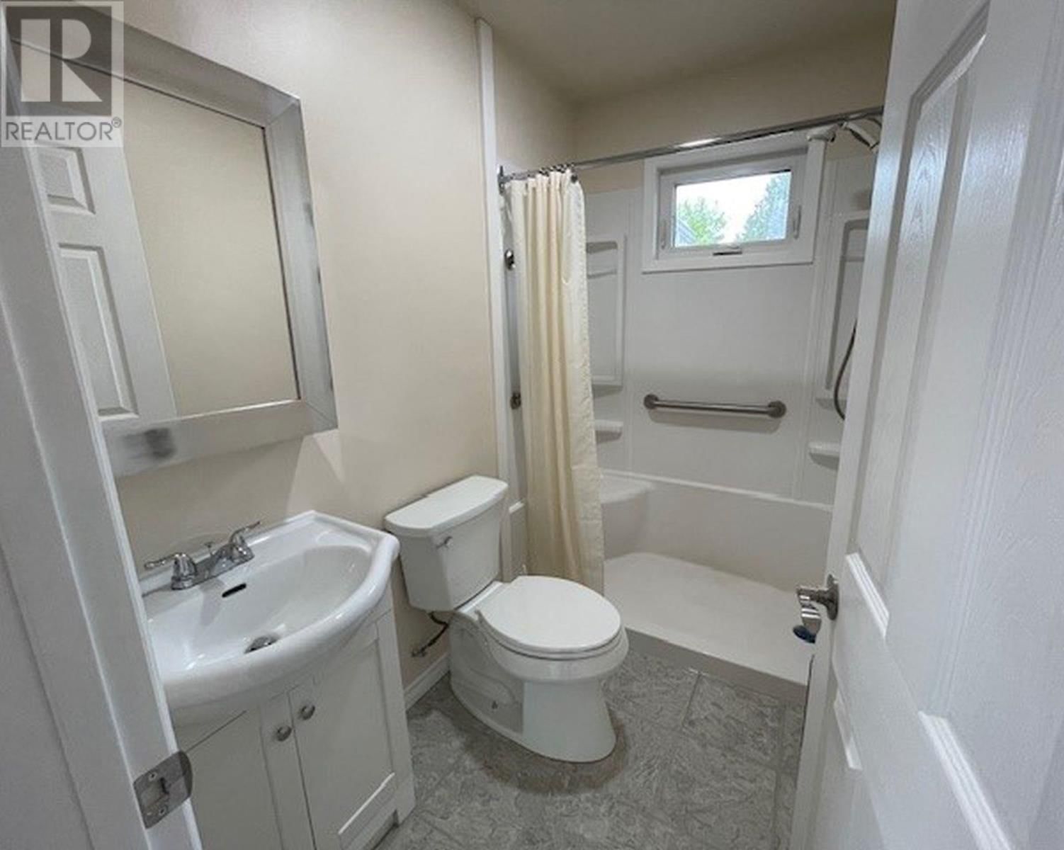 621 DEASE STREET Image 18