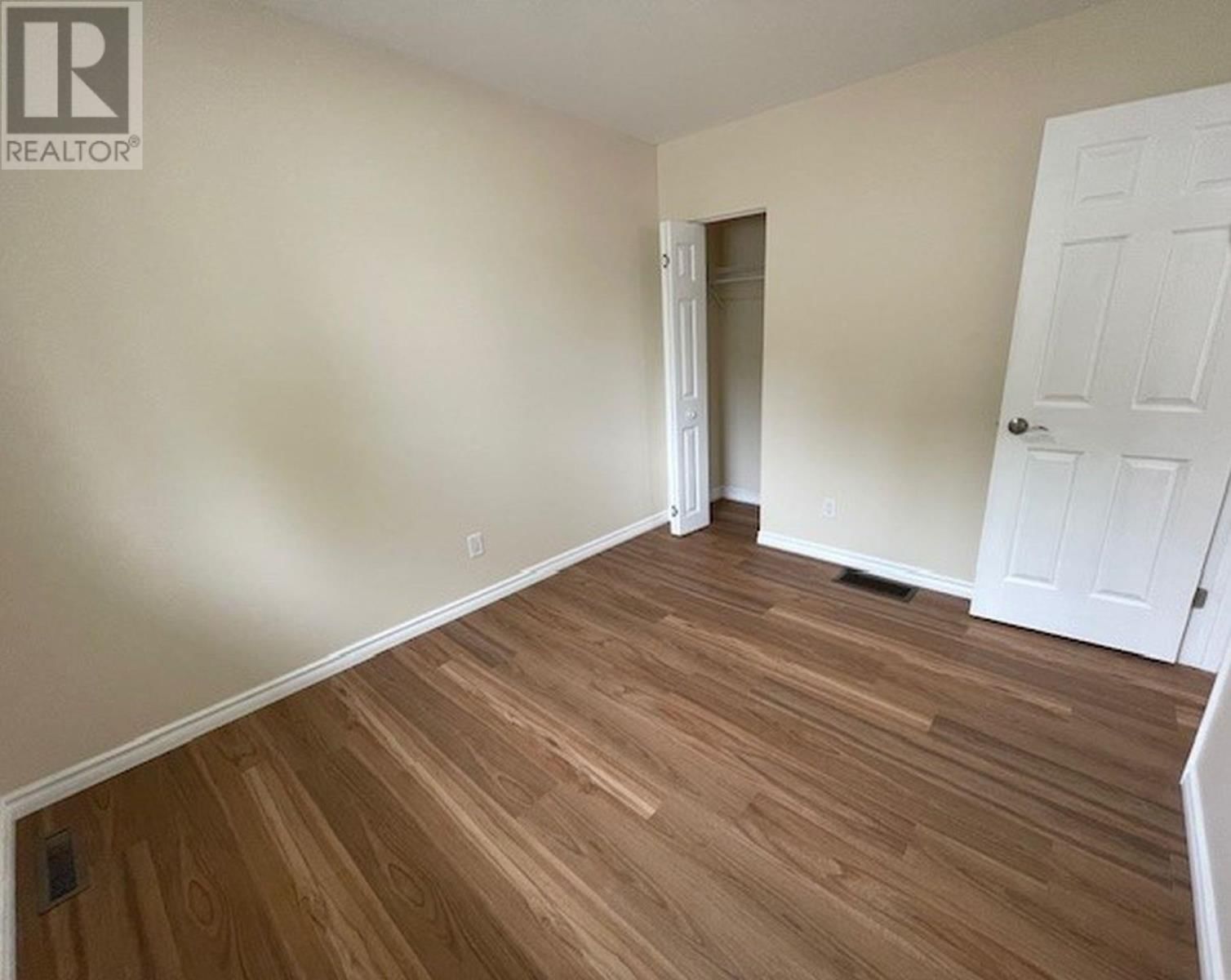 621 DEASE STREET Image 21