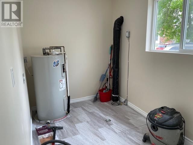 621 DEASE STREET Image 24