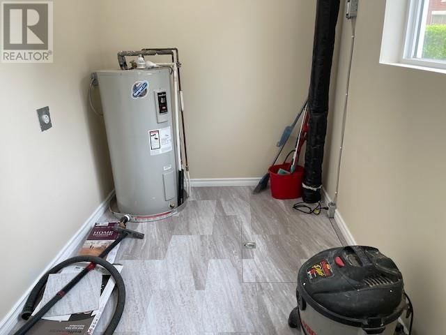 621 DEASE STREET Image 25