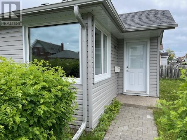 621 DEASE STREET Image 3