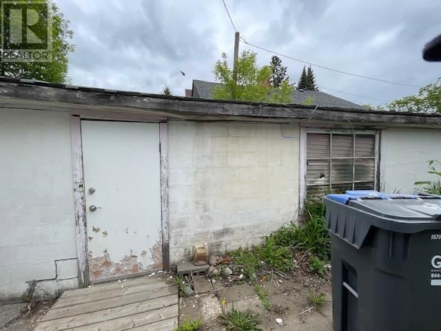 621 DEASE STREET Image 36