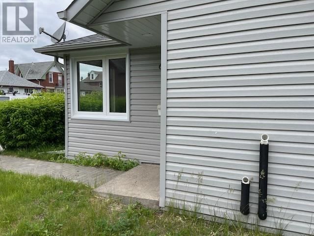 621 DEASE STREET Image 39