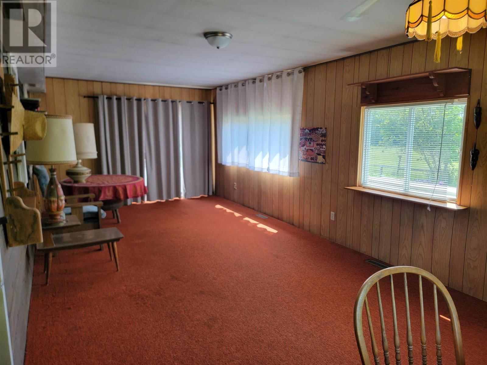 870 MCDIARMID RD Image 11