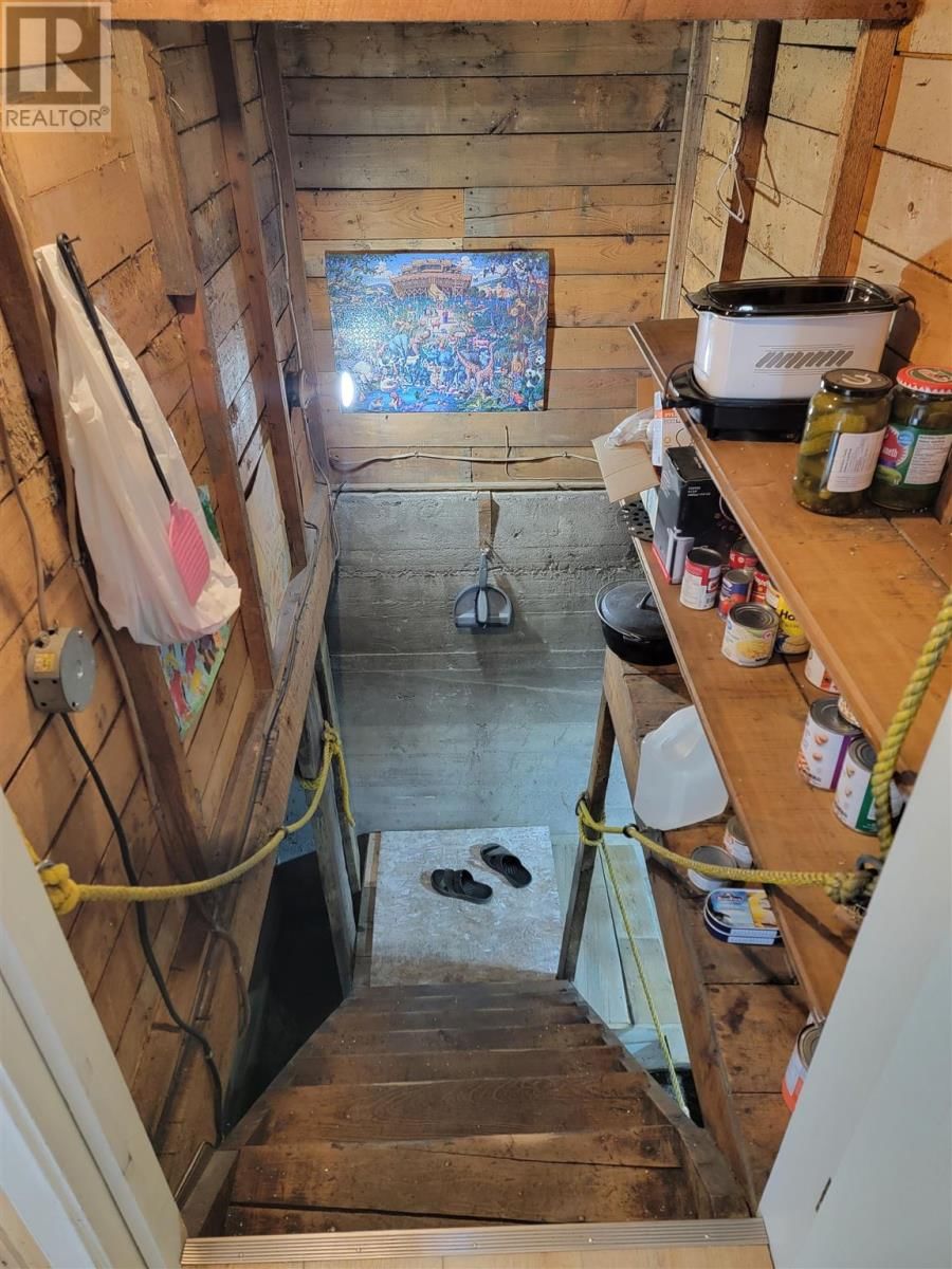 870 MCDIARMID RD Image 18